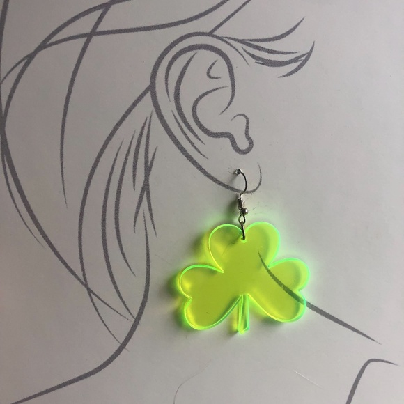 Shamrock Earrings NEW! - Picture 1 of 5